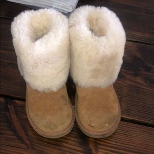 Toddler girl ugg fuzzy k ellee boot 11